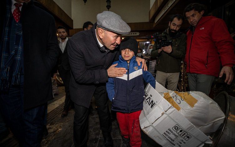 Başkan Soyer Diyarbakırlı gençler ve iş insanlarıyla buluştu Başkan Soyer Diyarbakırlı gençler ve iş insanlarıyla buluştu