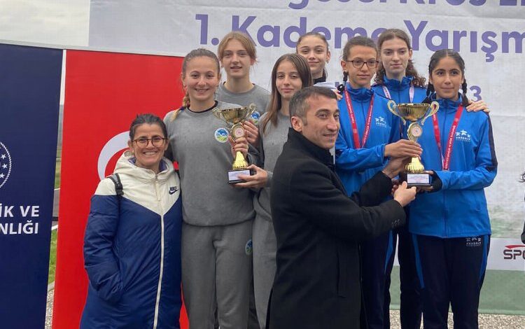 Sakaryalı krosçulardan önemli başarı Sakaryalı krosçulardan önemli başarı