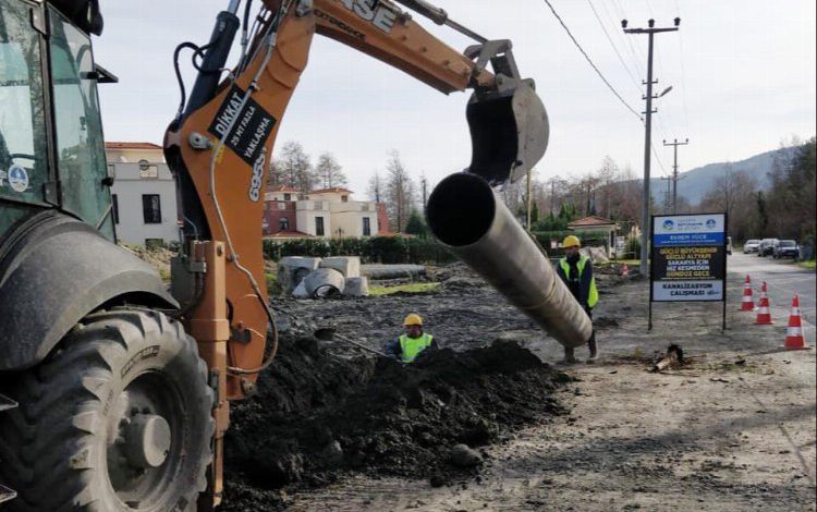 Sakarya’da yağmursuyu hattı çalışmaları devam ediyor
