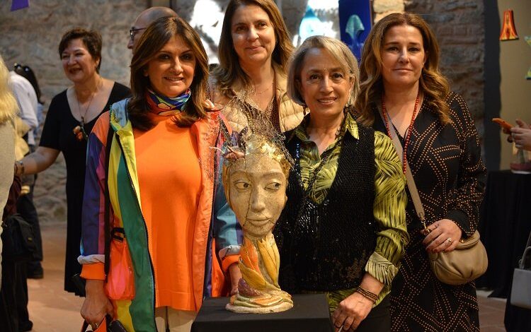 Lale ve Kadın sergisi Lale Vakfı’nda açıldı