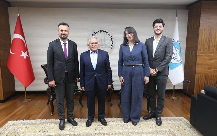 Kayseri Devlet Tiyatrosu sezonu açıyor Kayseri Devlet Tiyatrosu sezonu açıyor