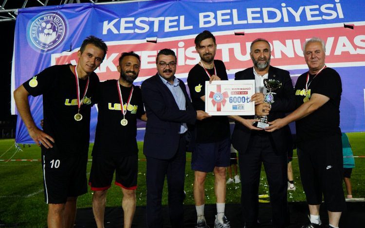 Bursa Kestel’de Ayak Tenisi’nde ödüller sahiplerini buldu Bursa Kestel’de Ayak Tenisi’nde ödüller sahiplerini buldu