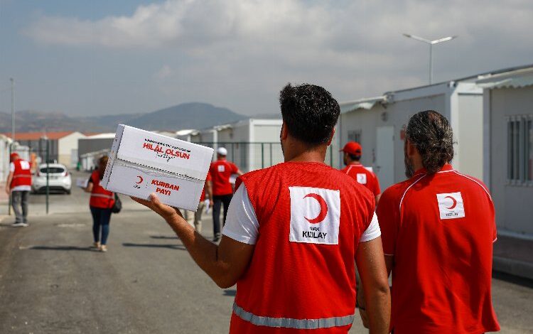 Kızılay 50 tonu depremzedelere ulaştırıyor Kızılay 50 tonu depremzedelere ulaştırıyor