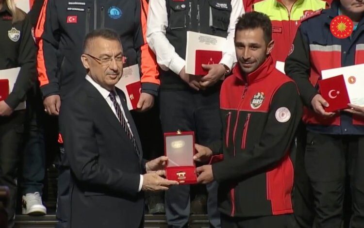 GÜRAK ekibine ‘fedakârlık’ madalyası