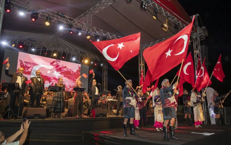 Mersin’de 30 Ağustos coşkusu