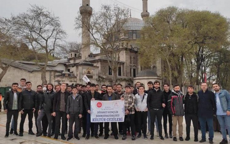Bursalı Gençler İstanbul gezisinde
