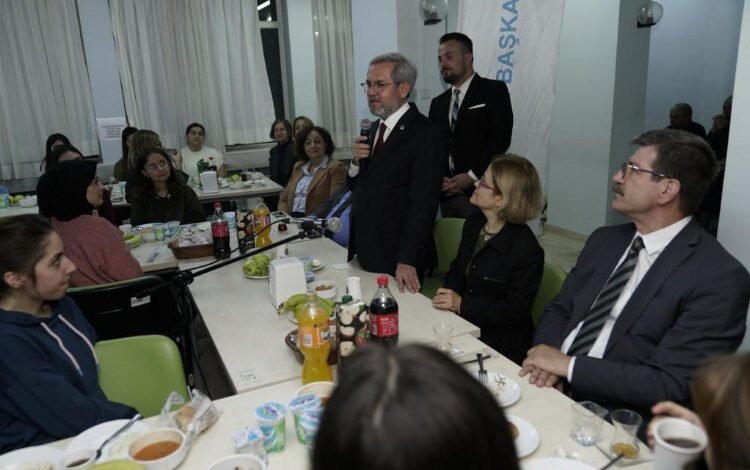 Ankara Üniversitesi’nden öğrencilere akşam yemeği