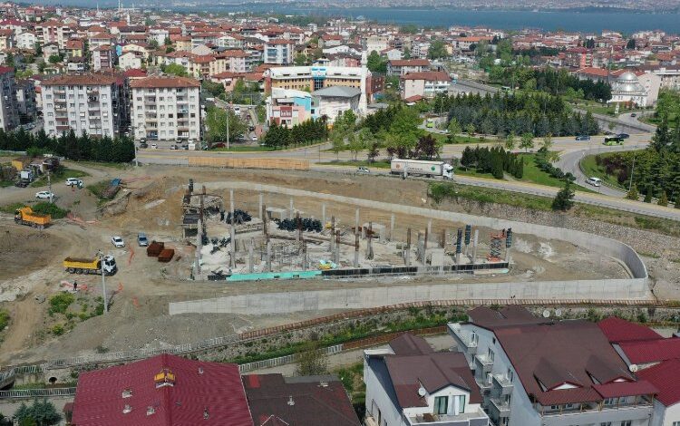 Gölcük Terminal Binası şekilleniyor