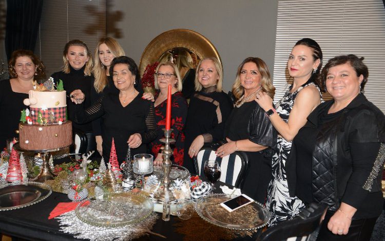 Bursalı annelerden 2021’e renkli veda Bursalı annelerden 2021’e renkli veda