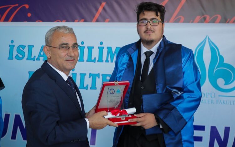 Dumlupınar mezunlarına ‘Işık’ oldu