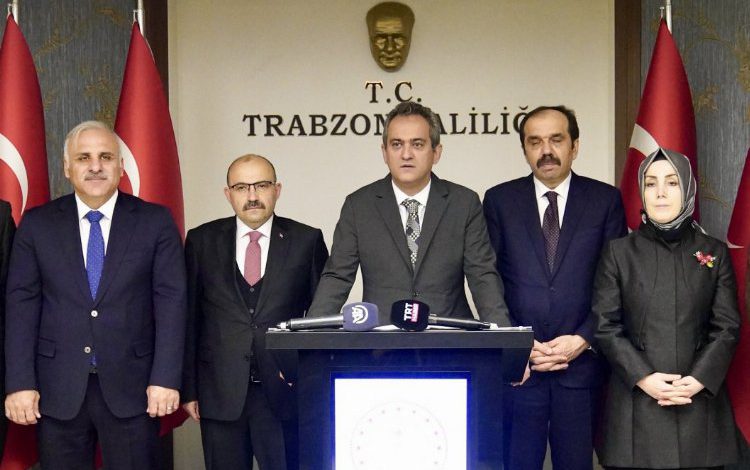 Bakan Özer: “Yüz yüze eğitime ara vermeden tamamlayacağız” Bakan Özer: “Yüz yüze eğitime ara vermeden tamamlayacağız”