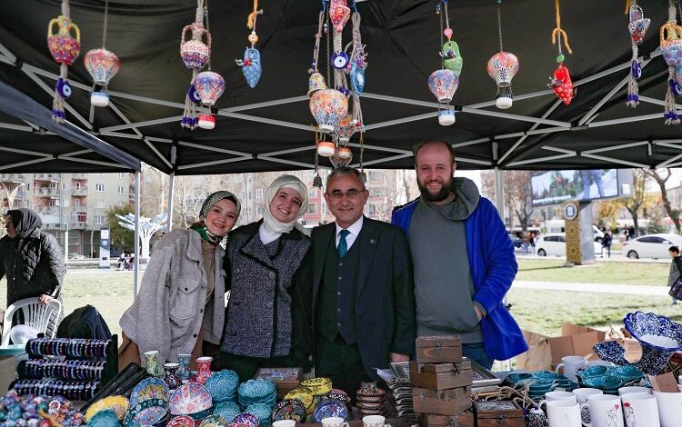Kütahya Belediyesi’nden kadın emeğine saygı Kütahya Belediyesi’nden kadın emeğine saygı