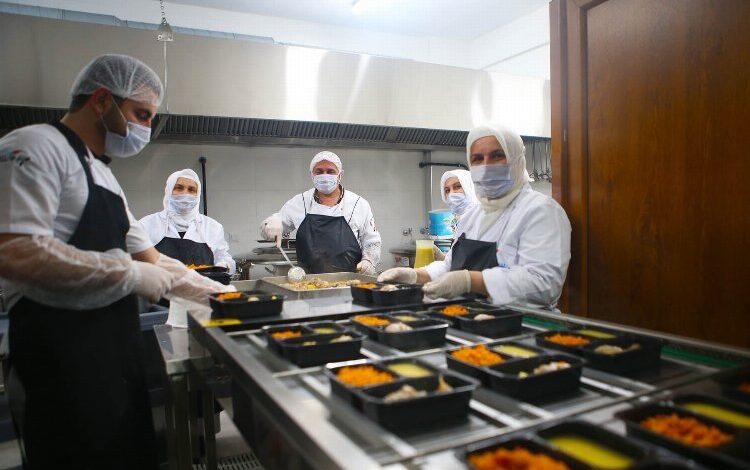 Sakarya Aşevi’ndeki üretimi inceledi Sakarya Aşevi’ndeki üretimi inceledi