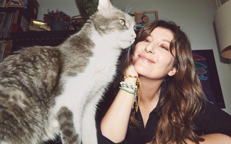 Şebnem Bozoklu ve kedisinden farkındalık çağrısı