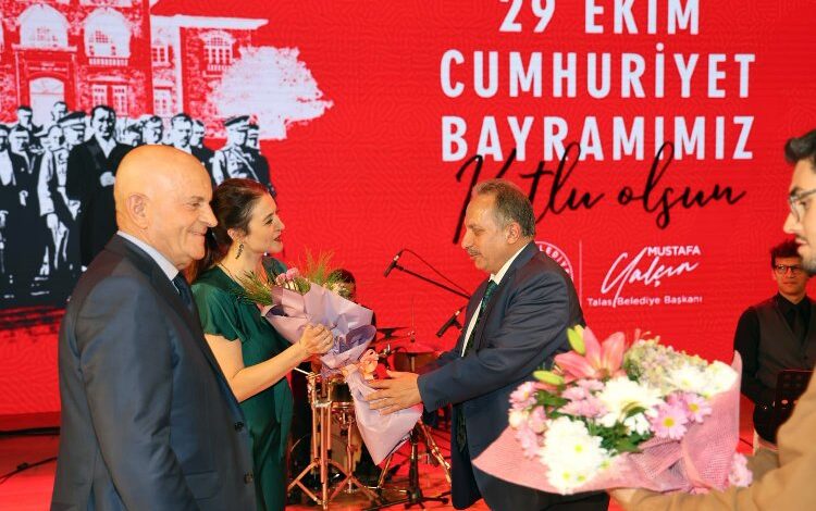 Kayseri Talas’ta Cumhuriyet konseri Kayseri Talas’ta Cumhuriyet konseri