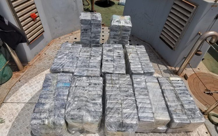 Türk bayraklı gemiden 528 kilogram kokain çıktı! Türk bayraklı gemiden 528 kilogram kokain çıktı!