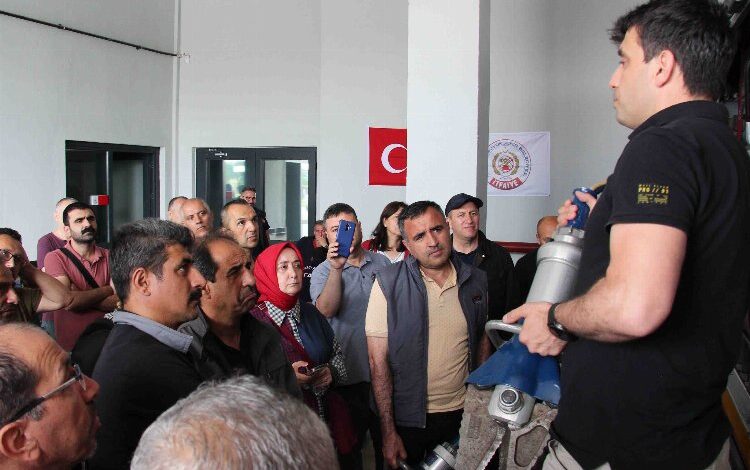 Kocaeli İtfaiyesi’nden İSG uzmanı öğretmenlere eğitim Kocaeli İtfaiyesi’nden İSG uzmanı öğretmenlere eğitim