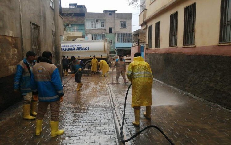 Diyarbakır Şanlıurfa’da ‘sel’ temizliğinde Diyarbakır Şanlıurfa’da ‘sel’ temizliğinde