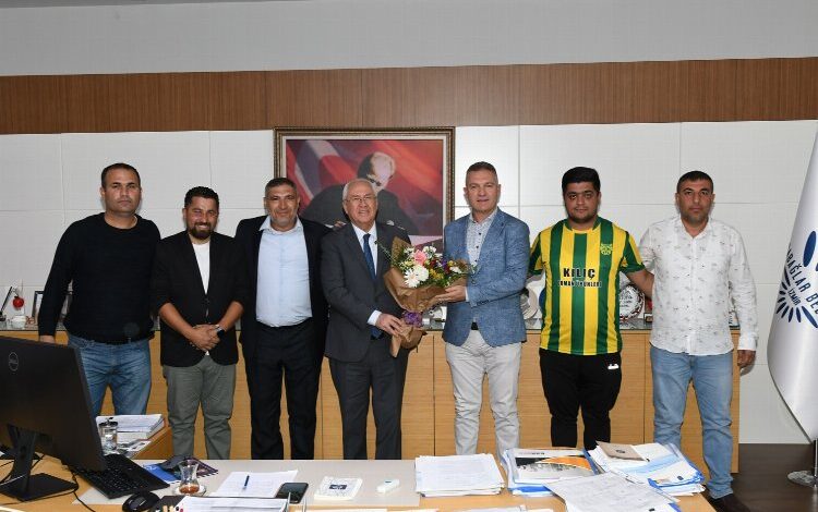 İzmir Karabağlar’da amatör spora destek sürecek İzmir Karabağlar’da amatör spora destek sürecek