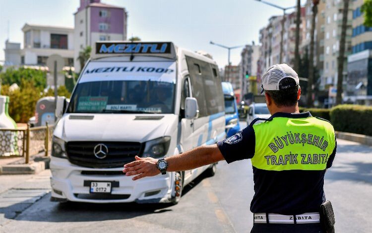 Zabıta minibüslere fırsat vermiyor Zabıta minibüslere fırsat vermiyor