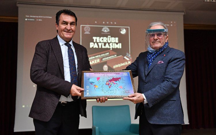 Bursa Osmangazi’de Sanayici Gülener, tecrübelerini Uluslararası öğrencilerle paylaştı Bursa Osmangazi’de Sanayici Gülener, tecrübelerini Uluslararası öğrencilerle paylaştı