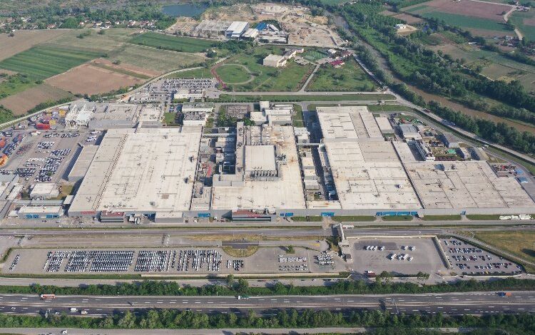 Toyota Türkiye’de üretime iki hafta zorunlu ara! Toyota Türkiye’de üretime iki hafta zorunlu ara!