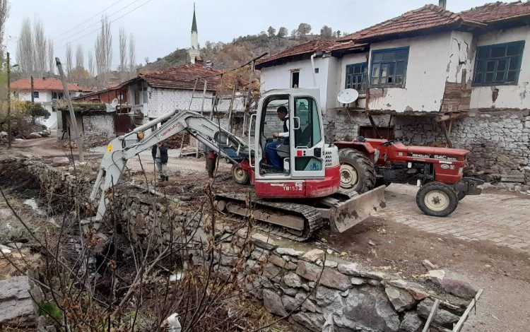 Manisa Minnetler’de taşkına karşı önlem