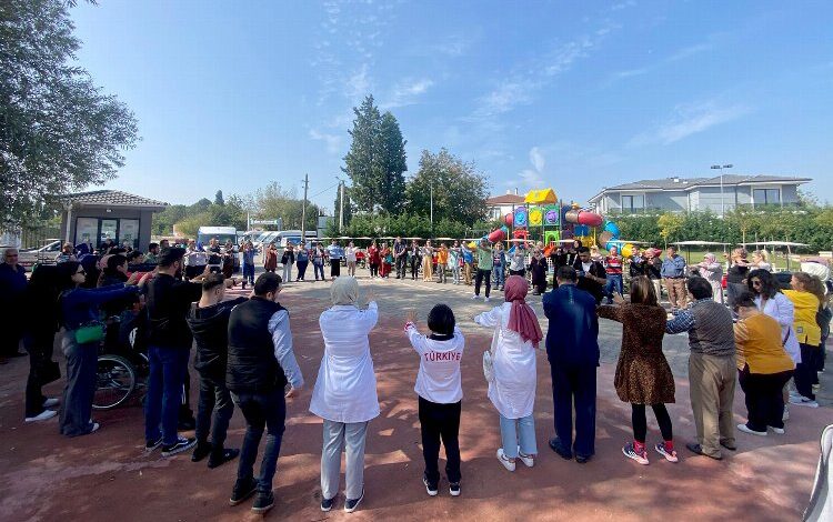 Sakarya’nın özel çocukları doğanın tadını çıkardı Sakarya’nın özel çocukları doğanın tadını çıkardı