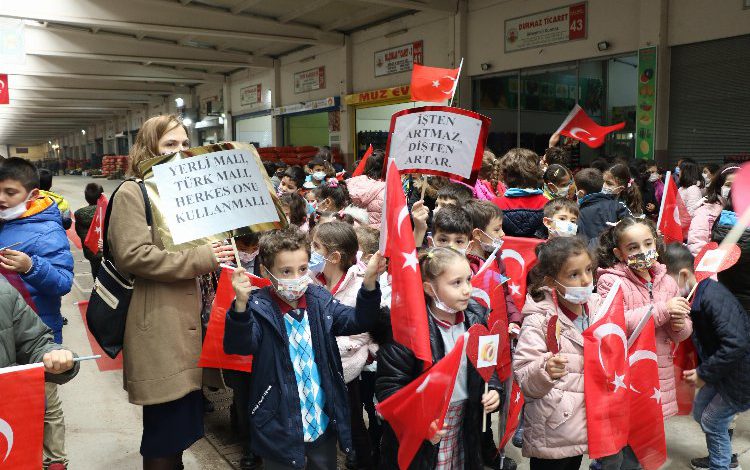 Manisa’da Yerli Malı Haftası kutlandı Manisa’da Yerli Malı Haftası kutlandı