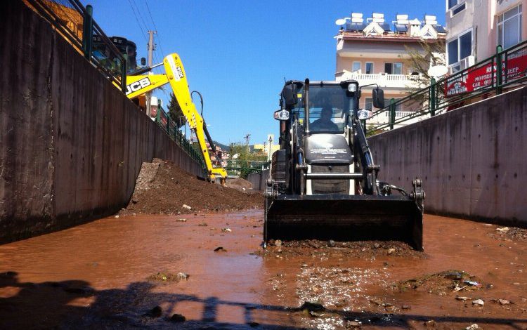 Muğla’da su temizlikleri devam ediyor Muğla’da su temizlikleri devam ediyor