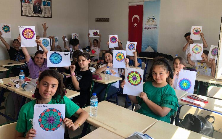 Öğrenciler yaz aylarında bilgi evlerine abone