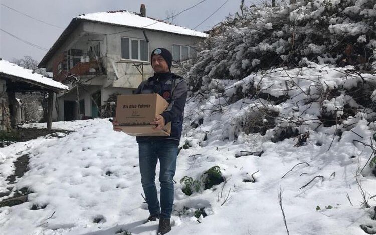 120 bin Ramazan kolisi dağıttılar 120 bin Ramazan kolisi dağıttılar