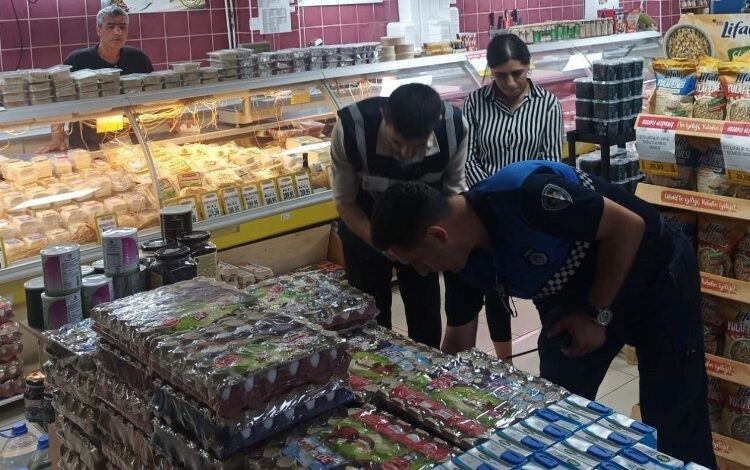 Kocaeli Zabıtası’ndan raf ve kasa fiyatı denetimi