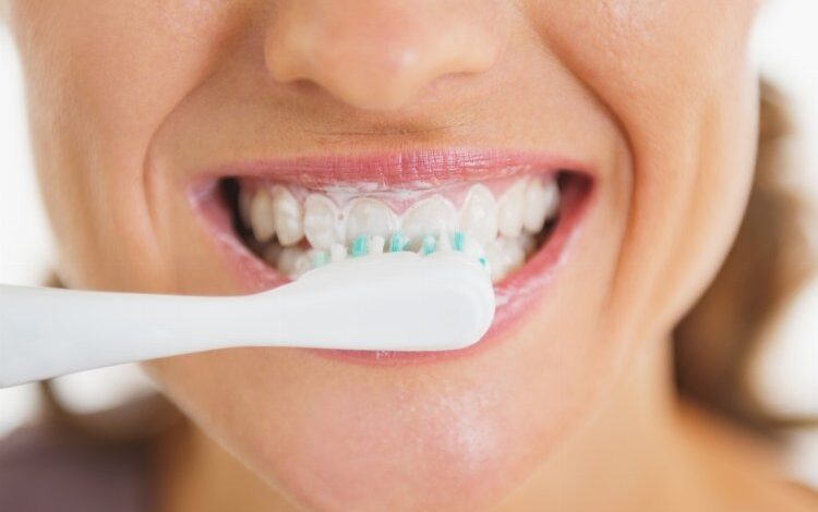 Yanlış fırçalamayın! Diş etiniz çekilmesin!