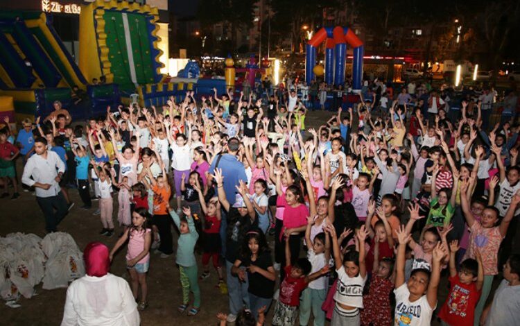 Kütahya’da ‘bir gülüş bize yeter’ coşkusu