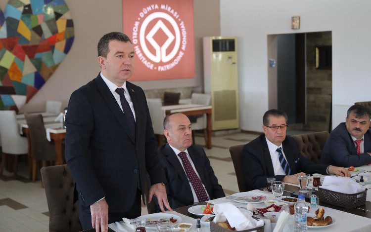 Alevi vatandaşlar için Bergama’da geniş katılımlı toplantı Alevi vatandaşlar için Bergama’da geniş katılımlı toplantı