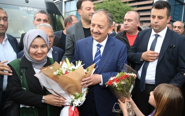 Mehmet Özhaseki’ye memleketinde coşkulu karşılama Mehmet Özhaseki’ye memleketinde coşkulu karşılama