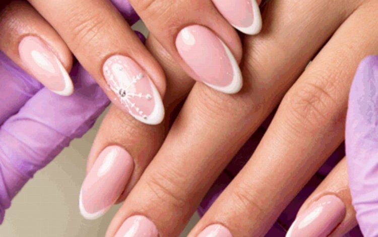 Protez tırnakta bunlara dikkat! Protez tırnakta bunlara dikkat!