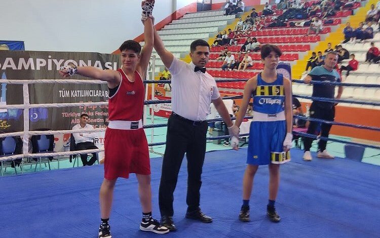 Kayserili boksör Türkiye şampiyonu