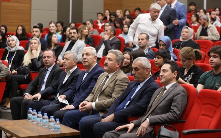 Kayseri Melikgazi’de Erasmus bilgilendirme programı Kayseri Melikgazi’de Erasmus bilgilendirme programı