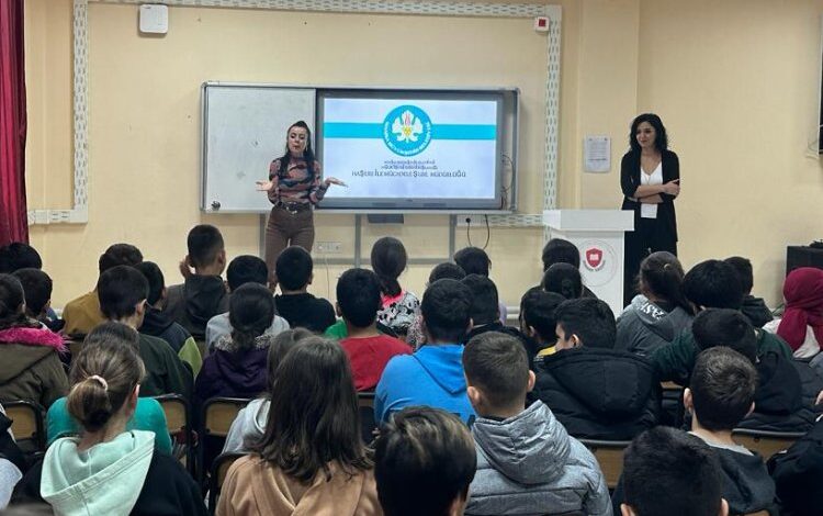 Manisalı öğrenciler vektörel mücadeleyi öğreniyor