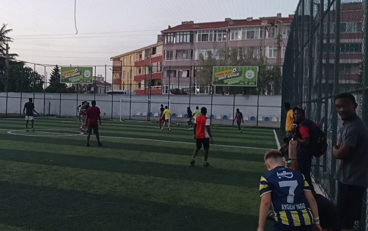 Yabancı uyruklu askerler ile Keşanlı gençler maçta buluştu Yabancı uyruklu askerler ile Keşanlı gençler maçta buluştu