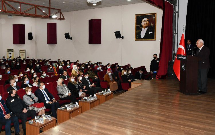 İzmir Karabağlar’da Narkotik semineri İzmir Karabağlar’da Narkotik semineri
