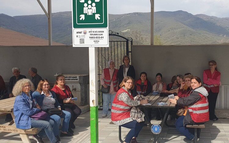 Bursa Gemlik’te CHP’liler sahada Bursa Gemlik’te CHP’liler sahada