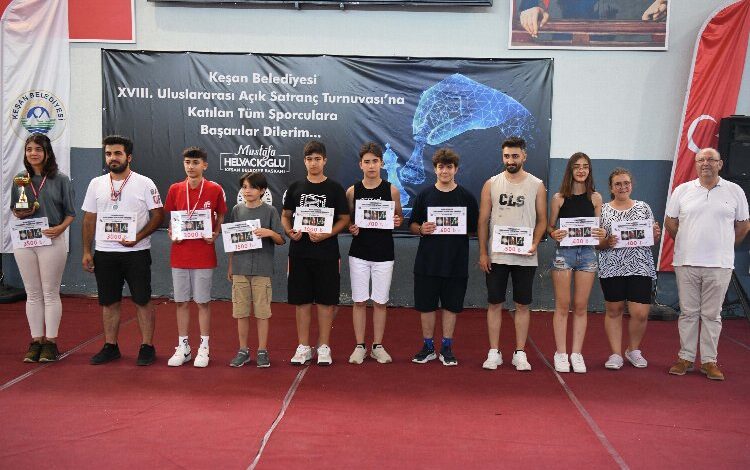Keşan’da açık satrançta uluslararası 18. buluşma sona erdi Keşan’da açık satrançta uluslararası 18. buluşma sona erdi