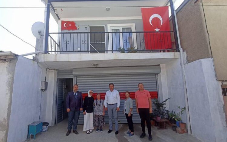 Manisalı şehidin ailesine Büyükşehir’den ziyaret Manisalı şehidin ailesine Büyükşehir’den ziyaret