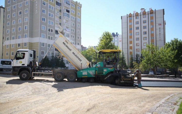 Kayseri Melikgazi’de asfalt çalışması sürüyor Kayseri Melikgazi’de asfalt çalışması sürüyor