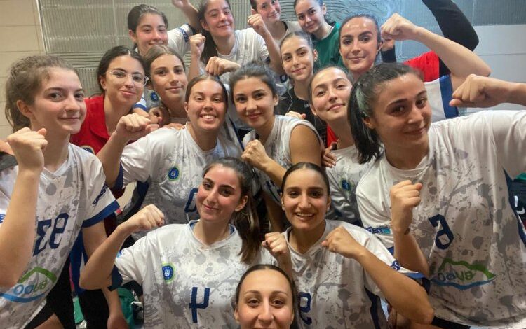 Poyrazın Kızları Göktürk engelini kayıpsız geçti Poyrazın Kızları Göktürk engelini kayıpsız geçti