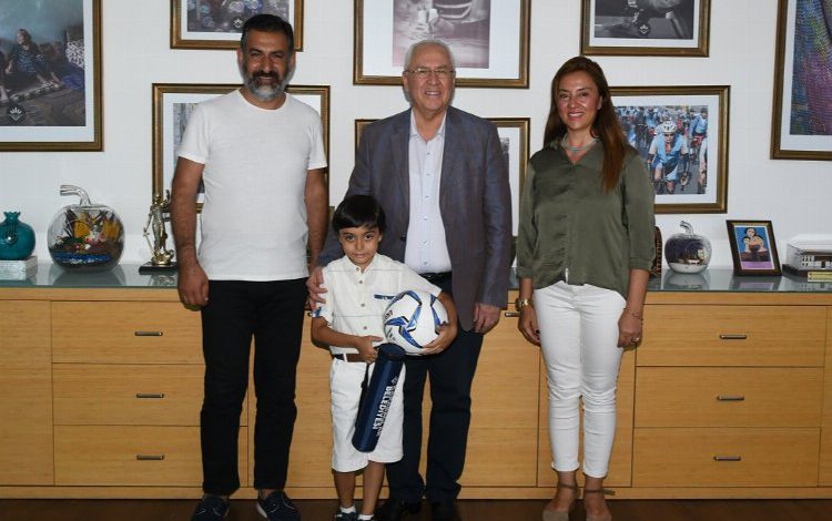 İzmir Karabağlar’da kendi küçük, projesi büyük! İzmir Karabağlar’da kendi küçük, projesi büyük!