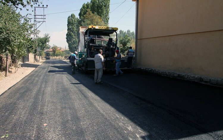 Kayseri Talas’tan Örencik’te asfalt çalışması Kayseri Talas’tan Örencik’te asfalt çalışması